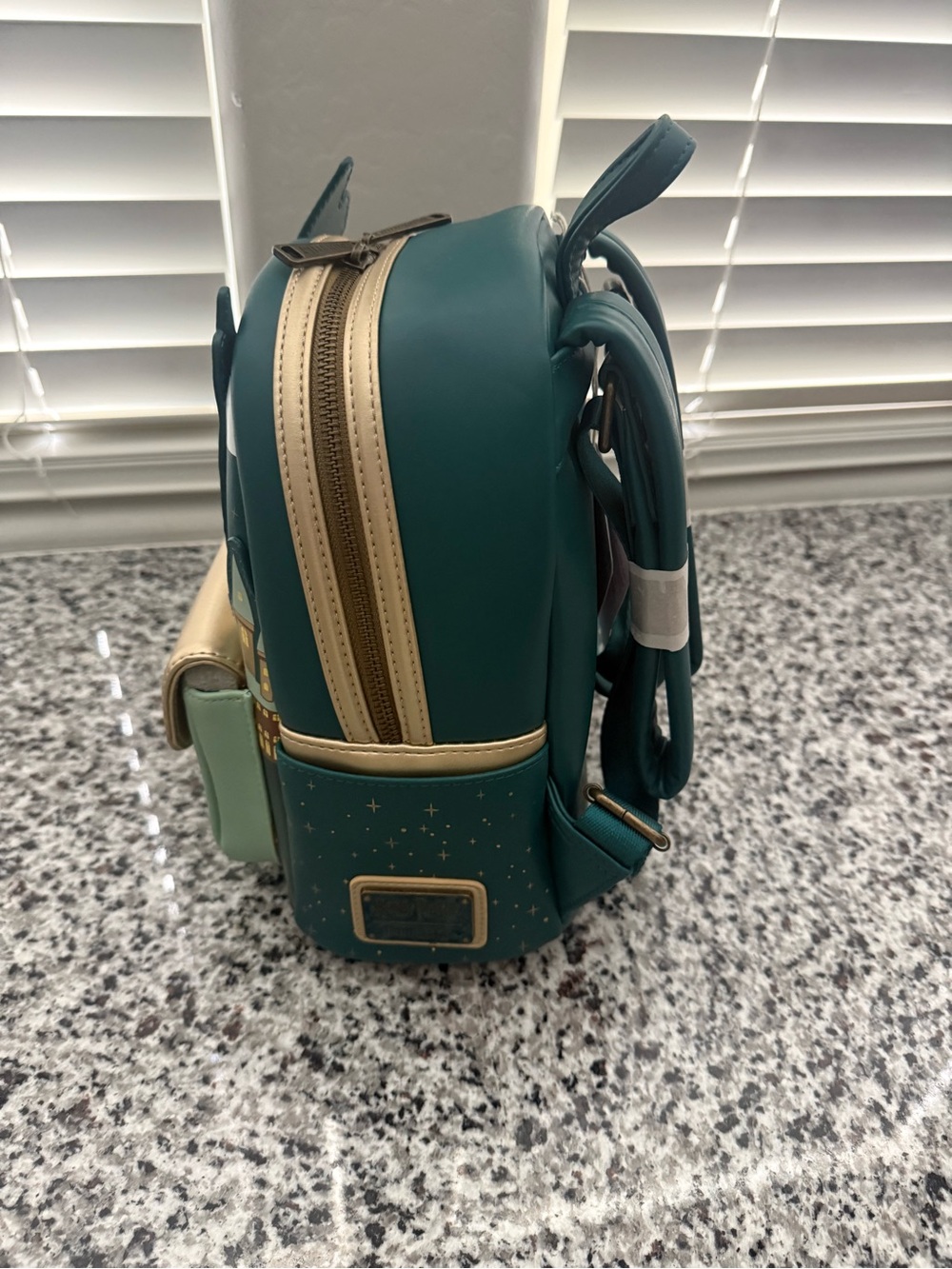New Loungefly Hogwarts backpack with matching wallet - Picture 2 of 8